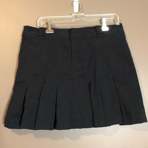 Black skort with pleats